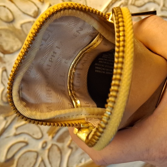 Lauren by Ralph Lauren Gold Everything Case. - Picture 10 of 16